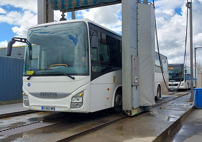 Portique de lavage pour autocar, car, camion, poids lourds, citerne à Landivisiau Finistère